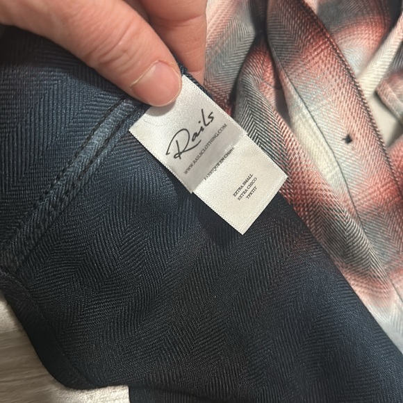 Rails Hunter Button Up- XS - Picture 9 of 11